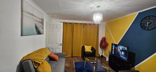 OG Stays III- 6bedroom house- sleeps 9persons, Near Nissan & Stadium of Light, free parking