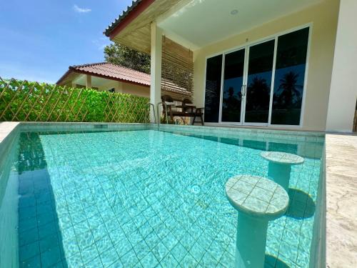 Oh'lala Pool Cottages