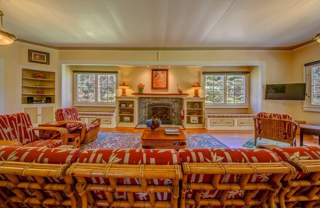 Ola'a House by Volcano Heritage Cottages in Village center-1 mile to Nat'l Park