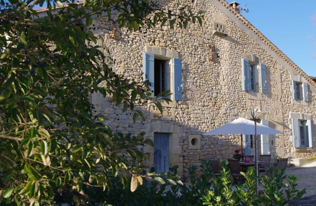 Old 19th-century Périgord farm with a spa