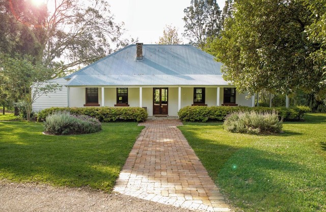 Old Duninald - Historic Farmhouse Experience