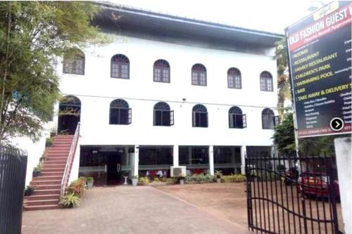 Old Fashion Hotel