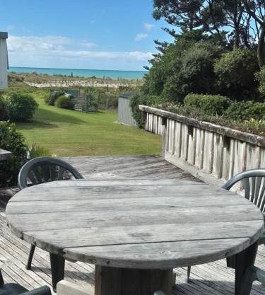 Old Kiwi Bach by the Sea