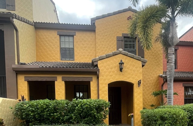 Ole Condo in Lely Resort - 2 Beds and 2.5 Baths on Quad 2