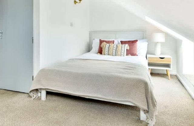 Omega @ Hanwell | 2nd Floor Ensuite | Free Parking