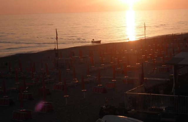 On the beach 40 minutes from Rome