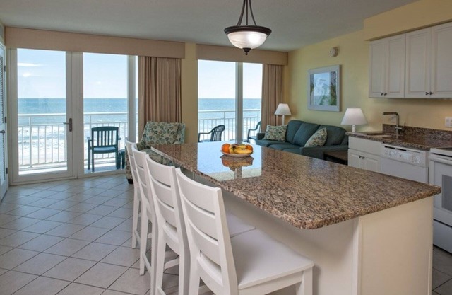 One Bedroom Ocean Front Luxury Condo, Ormond Beach, Florida (1934287)