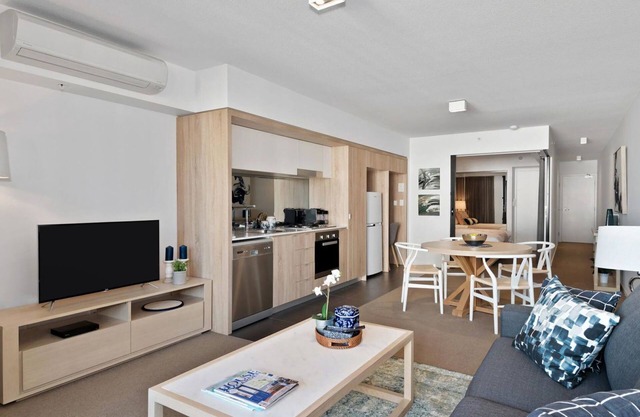 One Oak has a unique design 1 bedroom apartment with stunning European inspired pool and sundeck