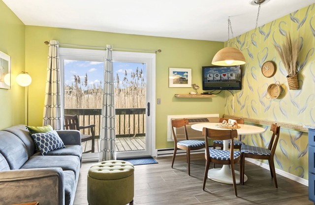 Only 5 min. from the Beach!