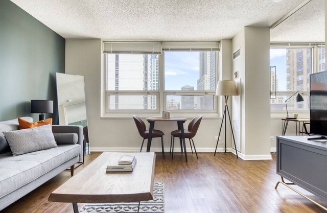 Open River North 1BR w/Gym, W/D, near Magnificent Mile, by Blueground