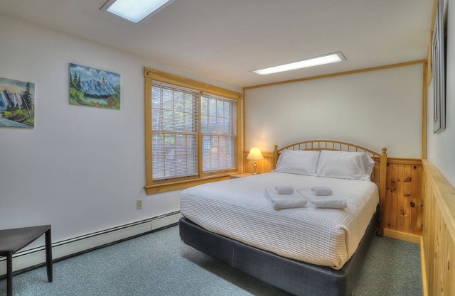 Oquossoc Suite #7 | Upstairs Suite