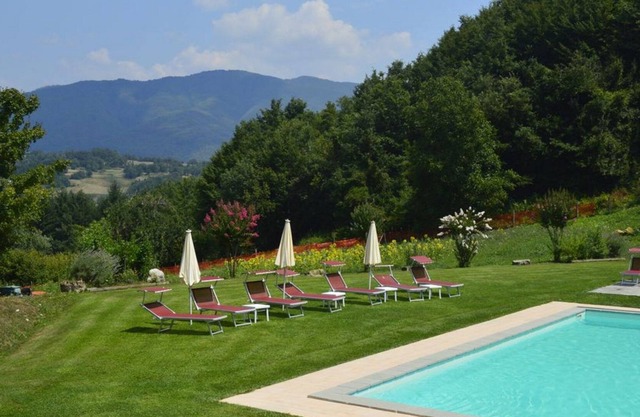 Oriana, Private Pool, views! Pick your own.Walk Restaurant. WIFI!Chef option