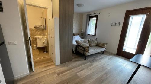 OTB Italia 5 - Monolocale romantico tra Venezia e Treviso con Giardino privato