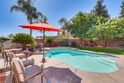 Outdoor Oasis with Fire Pit Pet-Friendly Fresno Gem