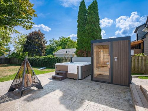 Outdoor Sauna Hot Tub Playroom Port Dallhousie