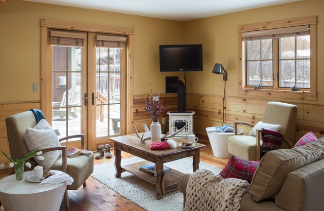 Outpost: Alpine Cottage Four