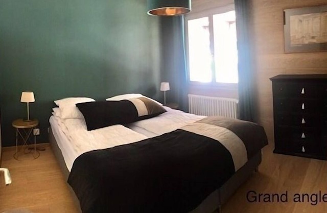 Outside : Beautiful flat refurbished - for 6 people - On the 3rd floor of a building - about 100m2 -