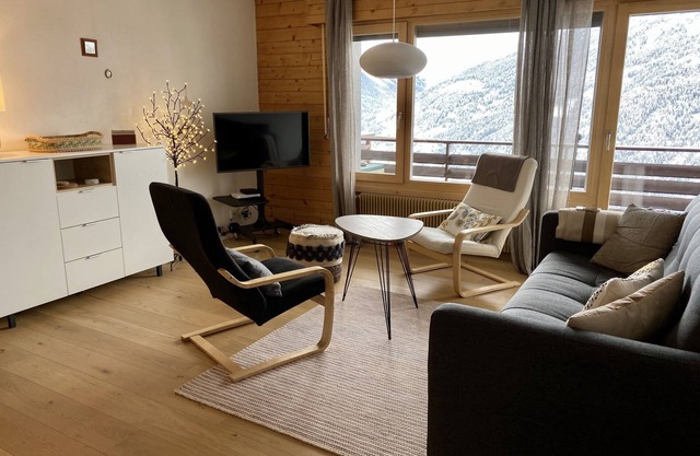 Outside : on the 4rd floor of a five-storey apartment house, lift, south balcony with beautiful view