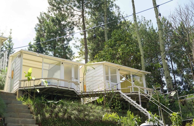 Over Easy Glamping Site