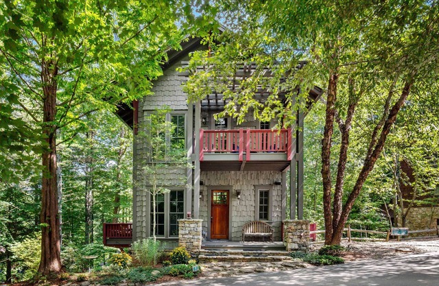 Owl's Nest - 2/2.5, Luxurious, Pet Friendly Home