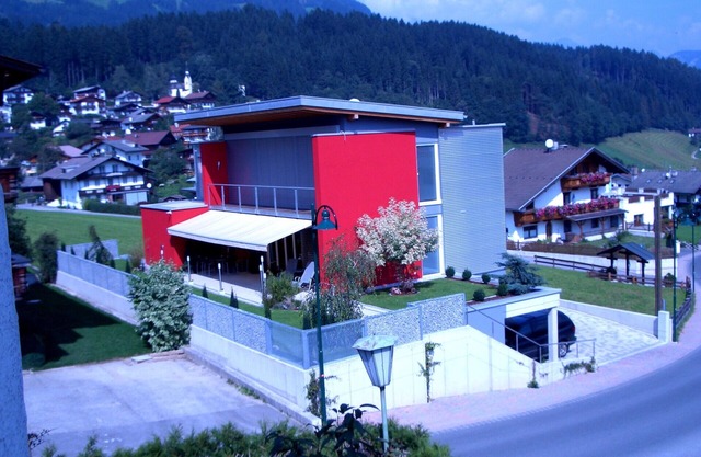 OWN modern 108m² APART-house at the SCHI-u. HIKING paradise NEW: Spieljochbahn