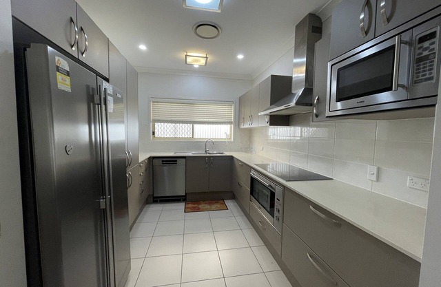 "Oxley House" - Scarborough Q 4020