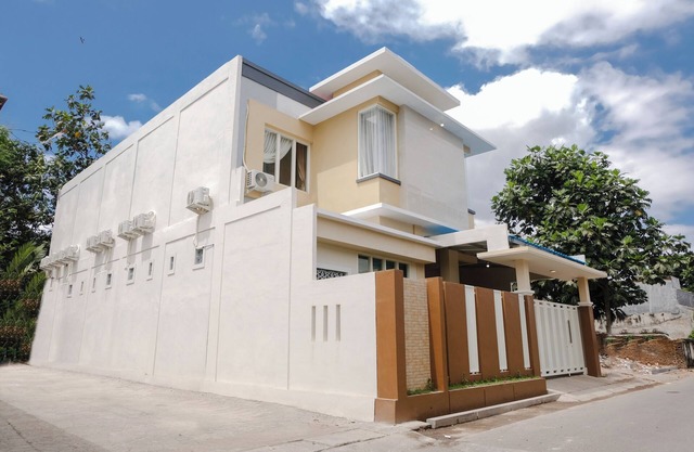 OYO 1247 Antosa Family Residence