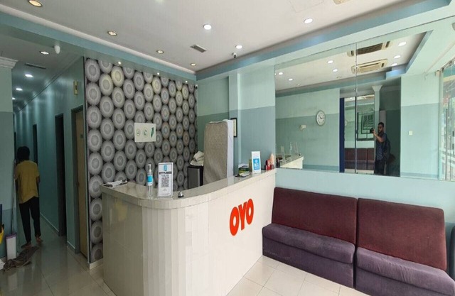 OYO 90862 Hotel Small City