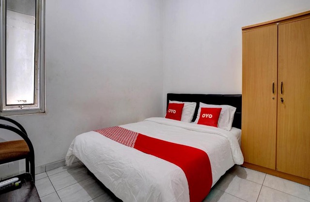 OYO 92725 Regol Srimahi Residence