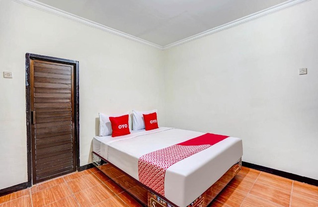OYO Flagship 90899 Comfitel Siwalankerto AA6
