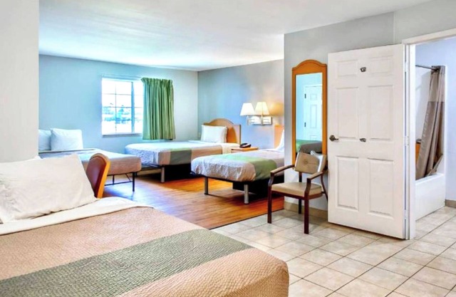 OYO Townhouse Sulphur, LA Extended Stay