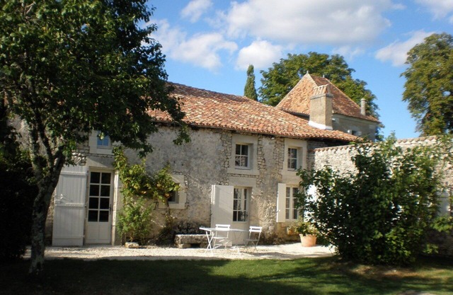 Périgord Vert- House in character property - Swimming pool, tennis - Sleeps 4