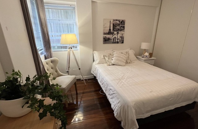 Paddington Pad 2 bedrooms Ground Floor Walk Suncorp Train Cafe nfree Parking