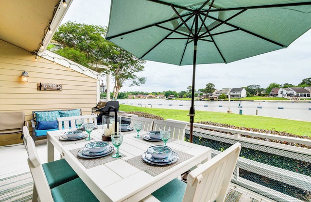 Paddleboards, Life Vests: Lake Conroe Getaway!