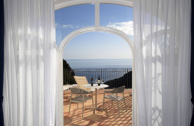 Palazzo San Giovanni Resort- deluxe with a large terrace with a splendid view