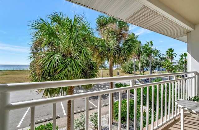 Palm Terrace, Waterfront, Htd Pool, Hot Tub, Tennis