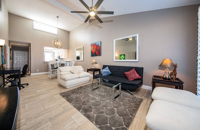 Palm Valley CC Condo, Sept, thru Dec. Weekly Bookings. Also, Jan - April 2026.