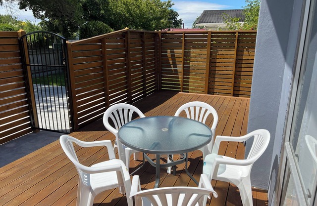 Palmy Hideaway - Dog Friendly