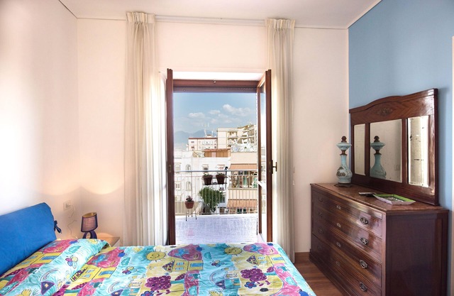 Panorama Vesuvius Central 2 (in front of the metro)