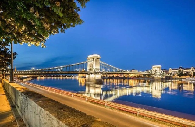 Panoramic Apartent near Change Bridge