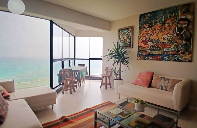 PANORAMIC OCEAN VIEW APARTMENT IN MALECON CISNEROS MIRAFLORES