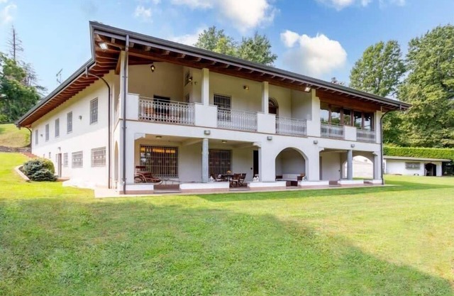 PARADISE LODGE