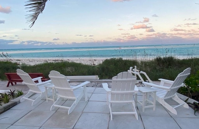 Paradise Beach Cottage- Newly Renovated 3 Bed/3 Bath Cottage On The Beach