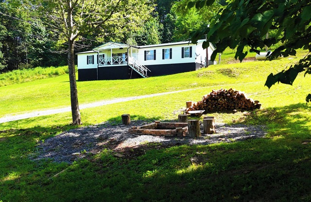 “Paradise Hill” A Charming 3-bedroom house in the country.
