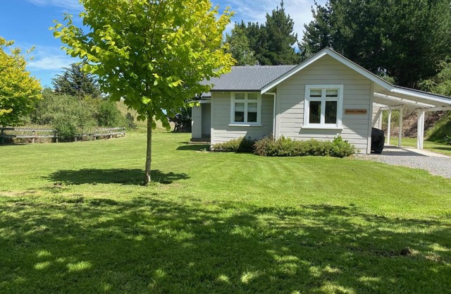 Paratu Farm Cottage in a quiet rural setting.