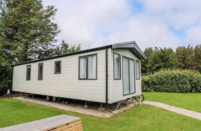 PARBOLA 23, family friendly, with pool in Gwinear