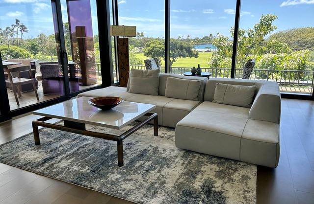 Park Lane Ala Moana Located on the ocean side of Ala Moana Shopping Center