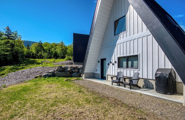 Parmachenee A-Frame #10 | Ski-in/out at Saddleback