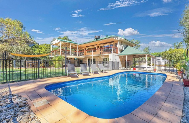 Paro's Landing - Riverfront Holiday Home Echuca