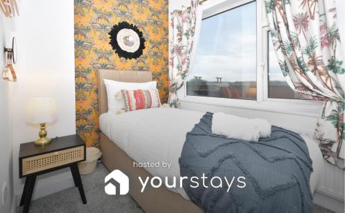 Parotia House by YourStays - 3 Bedroom House in Stoke-on-Trent